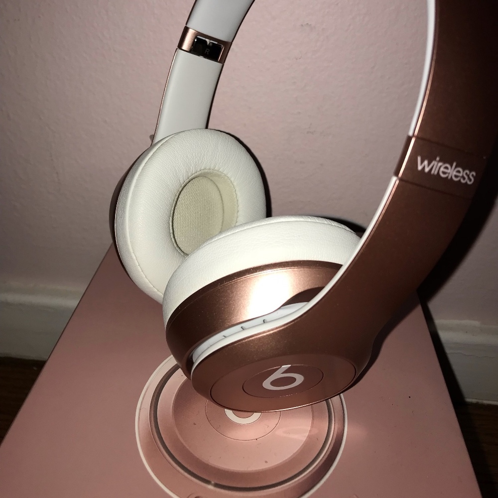 WIRELESS SOLO BEATS